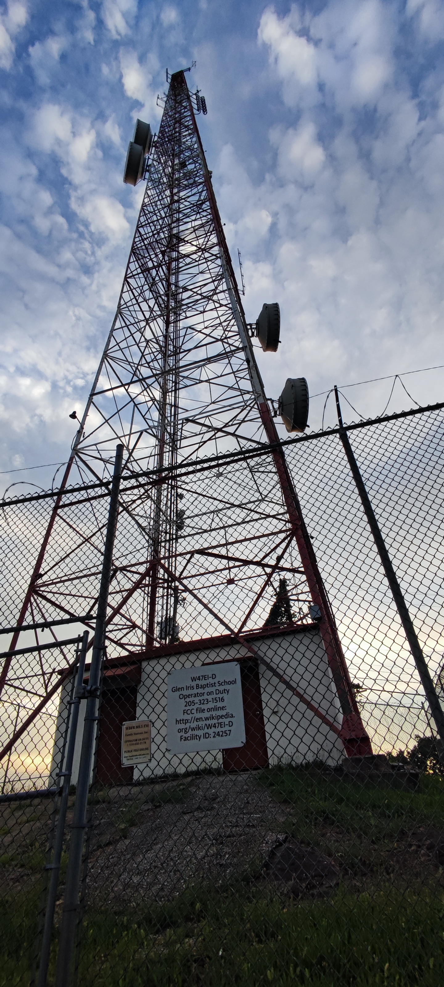 High-resolution telecom tower